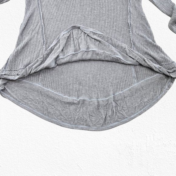 We The Free Gray Waffle Knit Long Sleeve High Low Top Easy Does It Tee Size XS - Picture 7 of 9